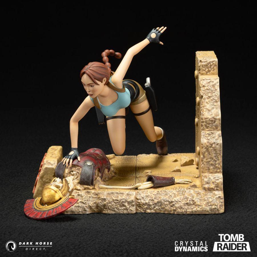 DHC3014-201 Tomb Raider - Lara Croft (Classic Era) PVC Statue - Dark Horse Comics - Titan Pop Culture