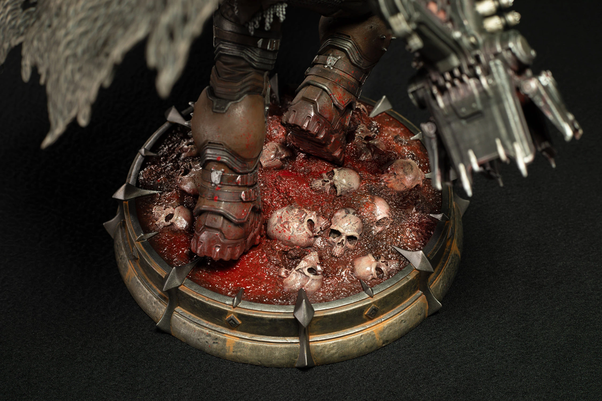 《毁灭战士：黑暗时代》毁灭战士 PVC 雕像