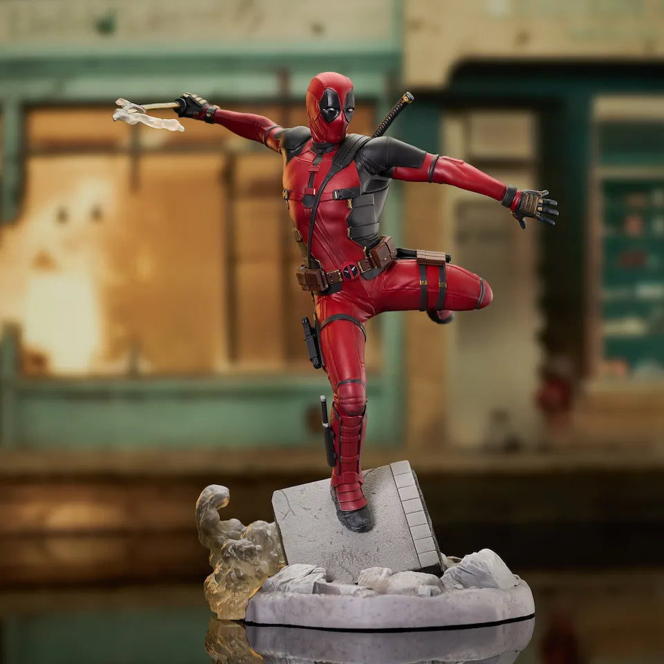 DSTDEC242211 Deadpool & Wolverine - Deadpool PVC Statue - Diamond Select Toys - Titan Pop Culture