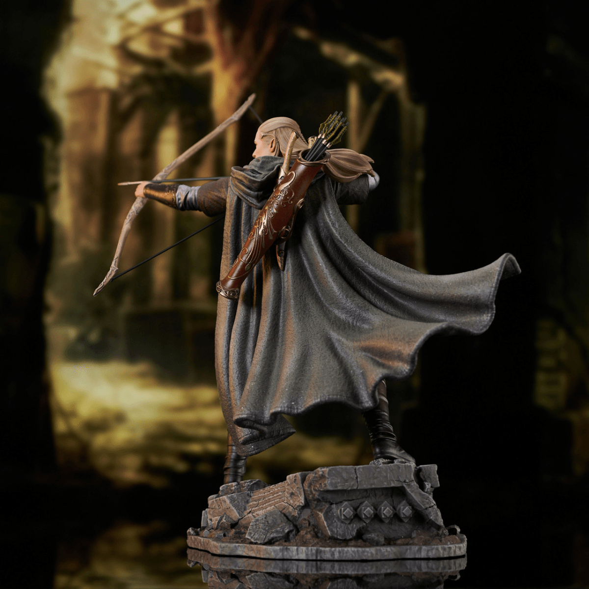DSTMAR242248 The Lord of the Rings - Legolas Deluxe Gallery PVC Statue - Diamond Select Toys - Titan Pop Culture