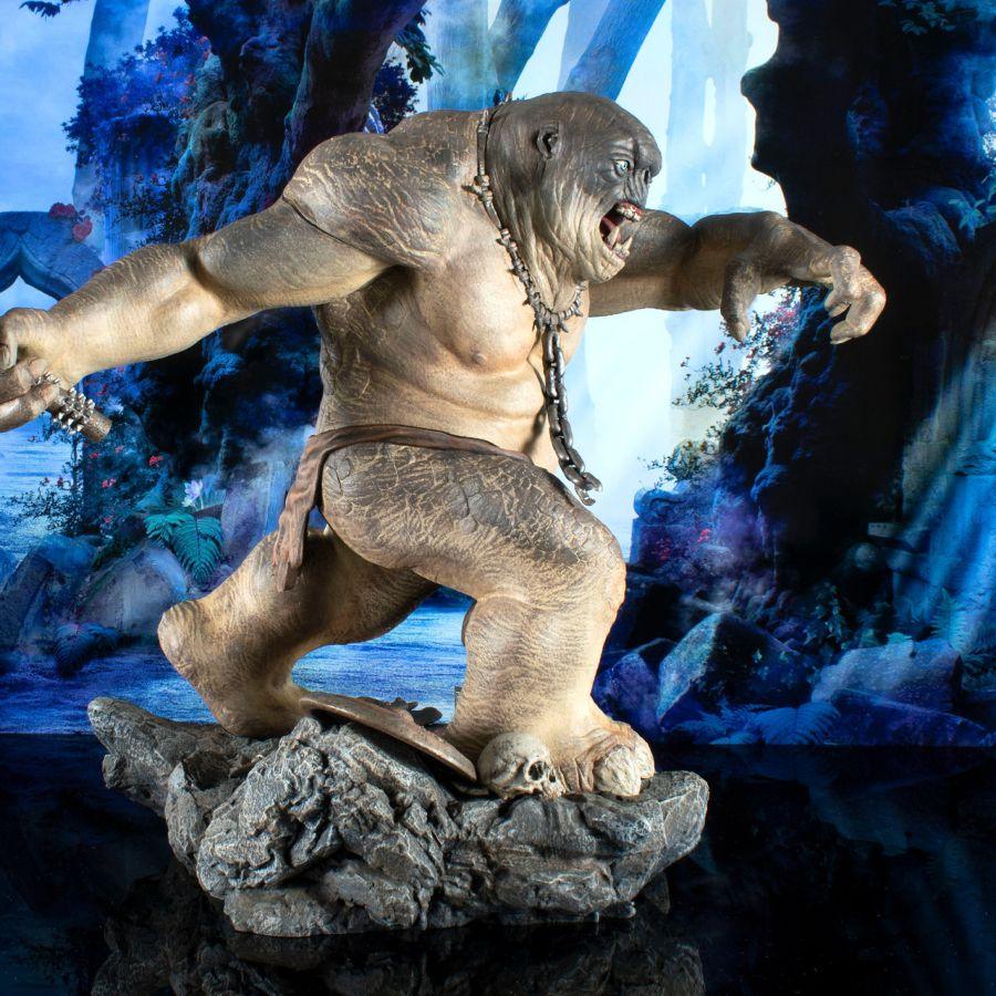 DSTNOV231997 The Lord of the Rings - Cave Troll Deluxe Gallery PVC Diorama Statue - Diamond Select Toys - Titan Pop Culture