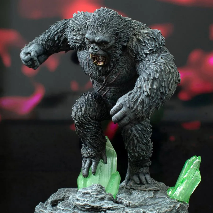 DSTSEP242521 Godzilla x Kong - King Kong Deluxe Gallery PVC Statue - Diamond Select Toys - Titan Pop Culture