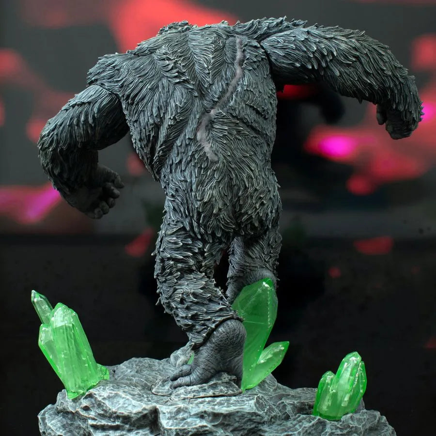 DSTSEP242521 Godzilla x Kong - King Kong Deluxe Gallery PVC Statue - Diamond Select Toys - Titan Pop Culture