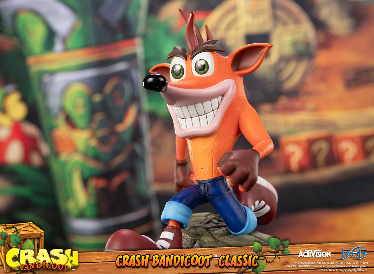 Crash Bandicoot - Crash Running Statue