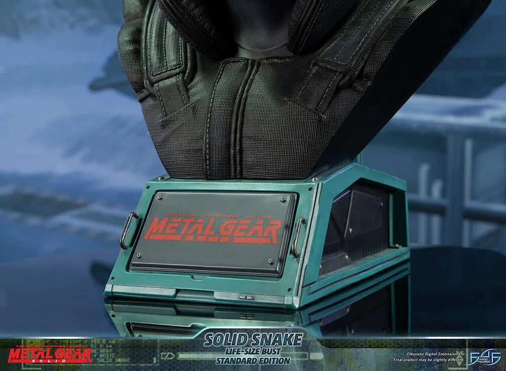 F4FMGSLBST Metal Gear Solid - Solid Snake - Life-Size Bust - First 4 Figures - Titan Pop Culture