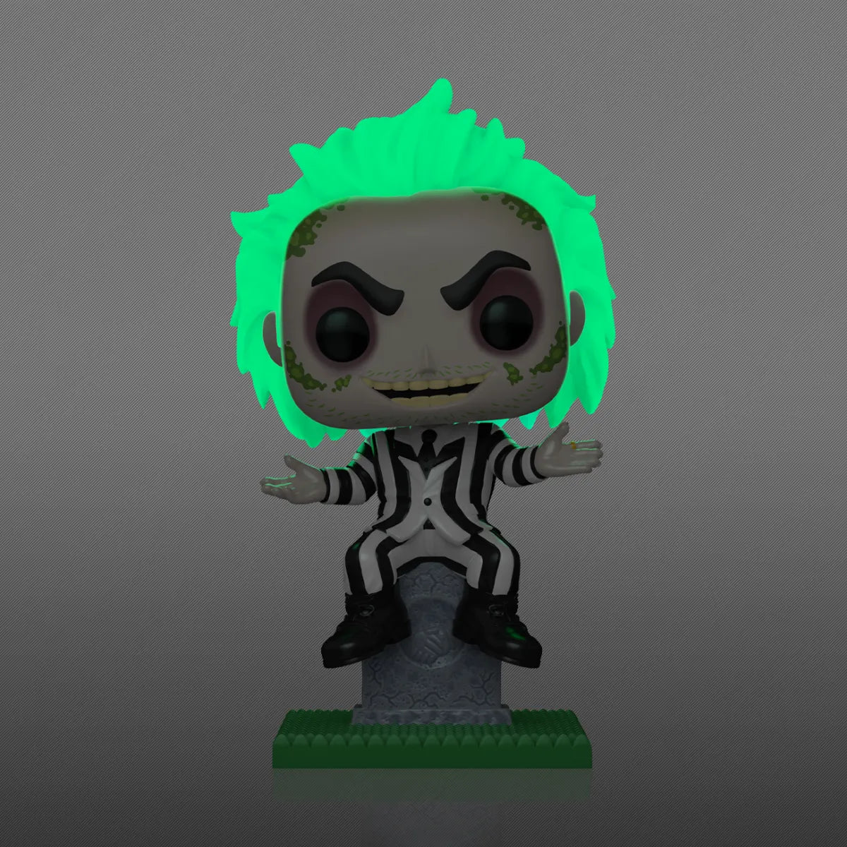 FUN84453 Beetlejuice - Beetlejuice on Tombstone Glow US Exclusive Pop! Plus Vinyl [RS] - Funko - Titan Pop Culture