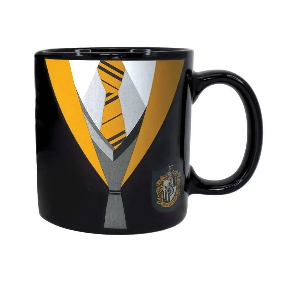 HMBMUGBHP77 Harry Potter - Uniform Hufflepuff Heat Changing Mug 400ml - Half Moon Bay - Titan Pop Culture