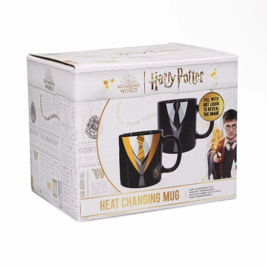 HMBMUGBHP77 Harry Potter - Uniform Hufflepuff Heat Changing Mug 400ml - Half Moon Bay - Titan Pop Culture