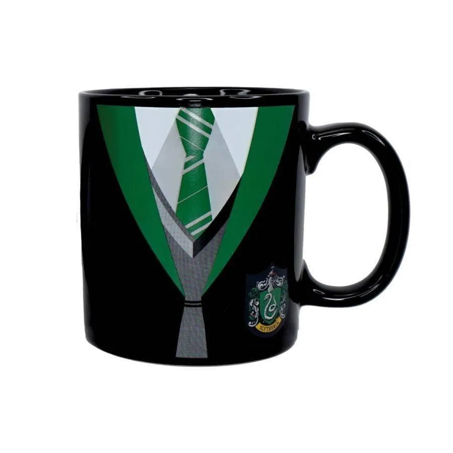 HMBMUGBHP79 Harry Potter - Uniform Slytherin Heat Changing Mug 400ml - Half Moon Bay - Titan Pop Culture