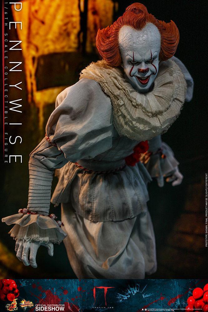 HOTMMS555 It: Chapter 2 - Pennywise with Balloon 1:6 Scale 12" Action Figure - Hot Toys - Titan Pop Culture