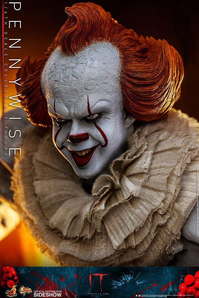 HOTMMS555 It: Chapter 2 - Pennywise with Balloon 1:6 Scale 12" Action Figure - Hot Toys - Titan Pop Culture