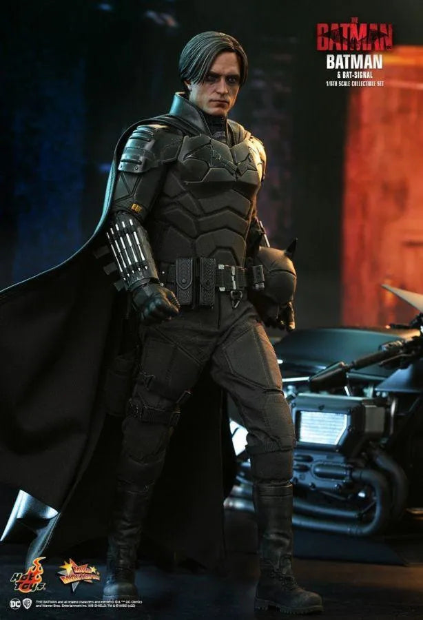 HOTMMS641 The Batman - Batman and Bat-Signal 1:6 Scale Action Figure Set - Hot Toys - Titan Pop Culture