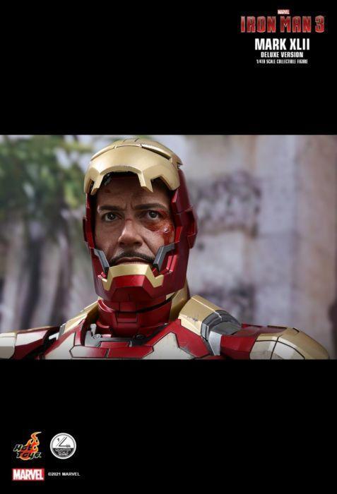 HOTQS008 Iron Man 3 - Iron Man Mark XLII Deluxe 1:4 Scale Action Figure - Hot Toys - Titan Pop Culture