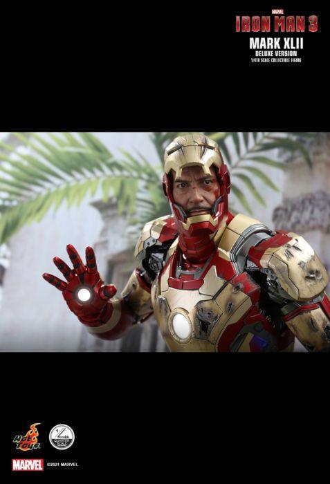 HOTQS008 Iron Man 3 - Iron Man Mark XLII Deluxe 1:4 Scale Action Figure - Hot Toys - Titan Pop Culture