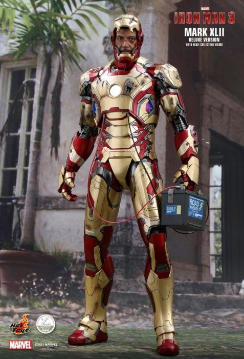 HOTQS008 Iron Man 3 - Iron Man Mark XLII Deluxe 1:4 Scale Action Figure - Hot Toys - Titan Pop Culture