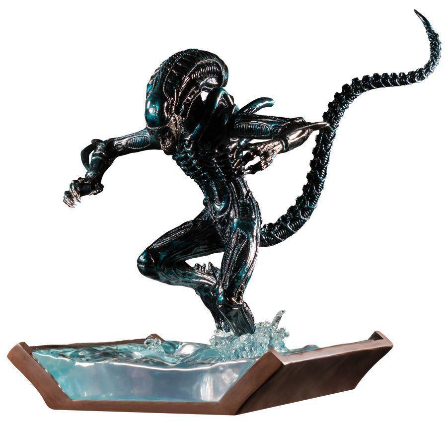 IKO1124 Aliens - Alien Water Attack Statue - Ikon Design Studio - Titan Pop Culture
