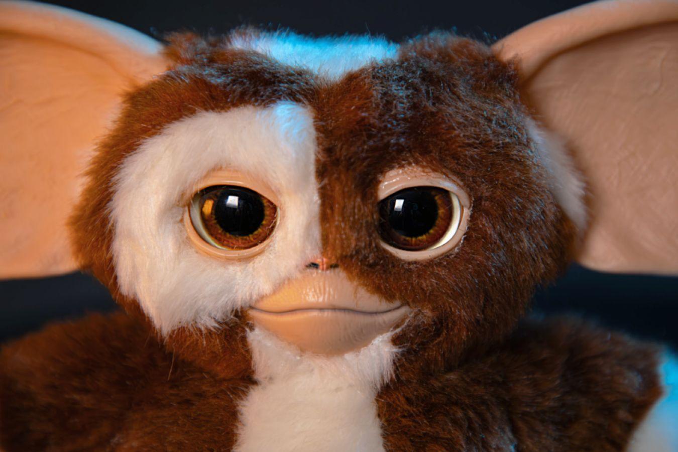 IKO1894 Gremlins - Singing & Dancing Replica Gizmo Plush - Ikon Design Studio - Titan Pop Culture