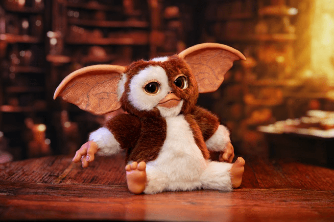 IKO1904 Gremlins - Replica Mogwai box and Gizmo plush - Ikon Design Studio - Titan Pop Culture