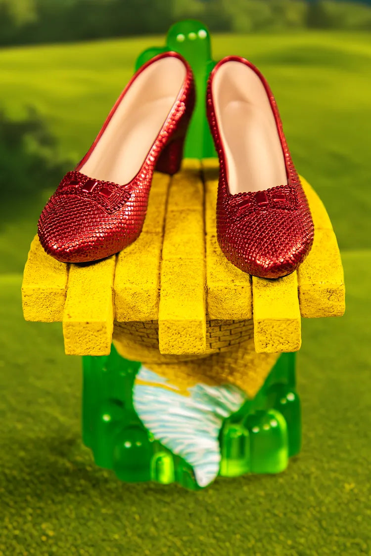 IKO2020 Wizard of Oz - Scaled Ruby Slippers Statuette on light-up Stand - Ikon Design Studio - Titan Pop Culture