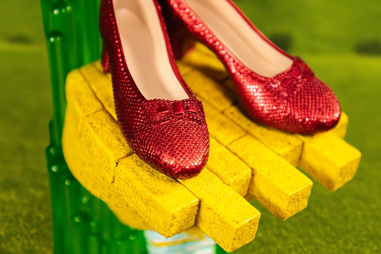 IKO2020 Wizard of Oz - Scaled Ruby Slippers Statuette on light-up Stand - Ikon Design Studio - Titan Pop Culture