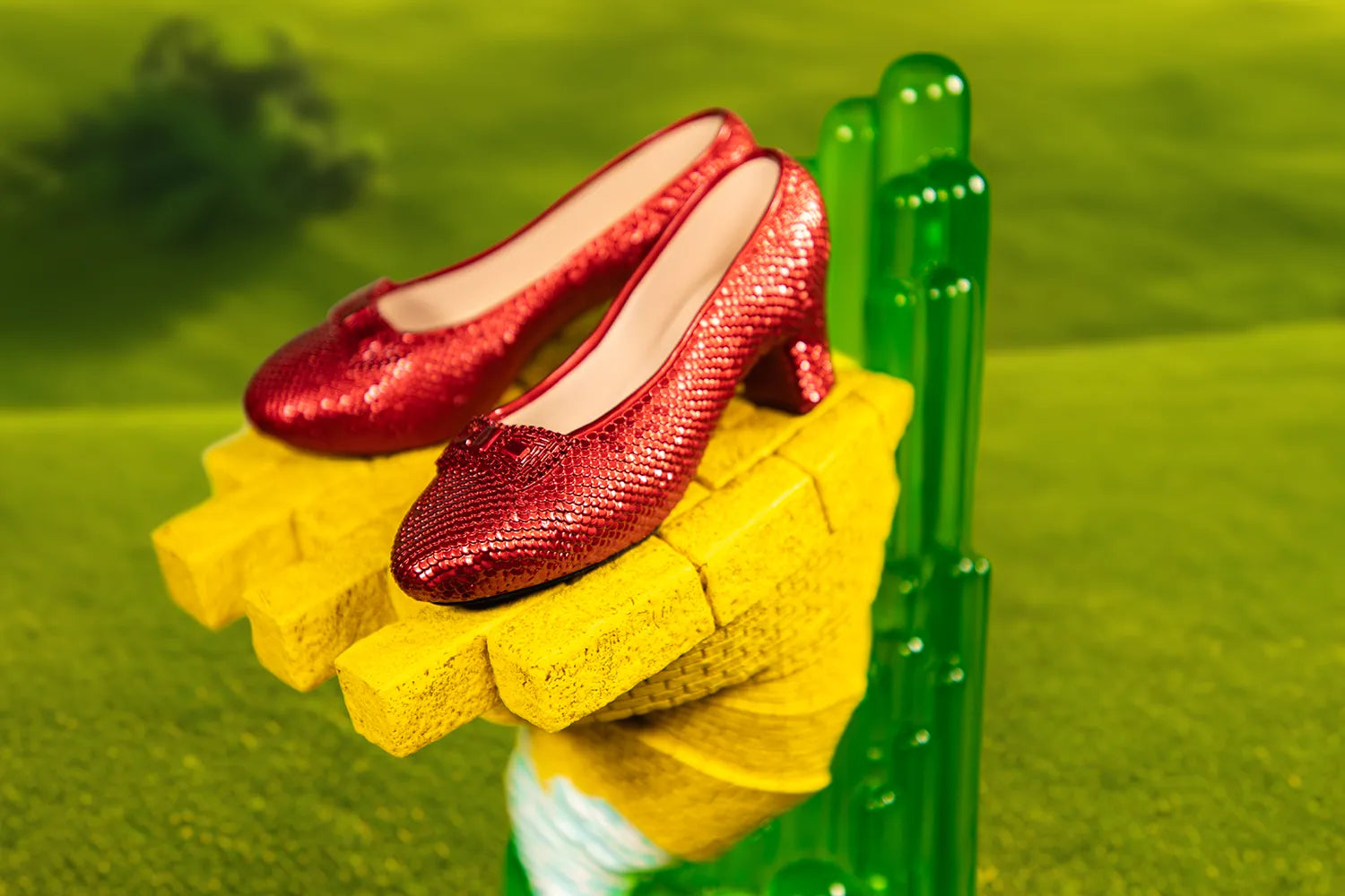 IKO2020 Wizard of Oz - Scaled Ruby Slippers Statuette on light-up Stand - Ikon Design Studio - Titan Pop Culture