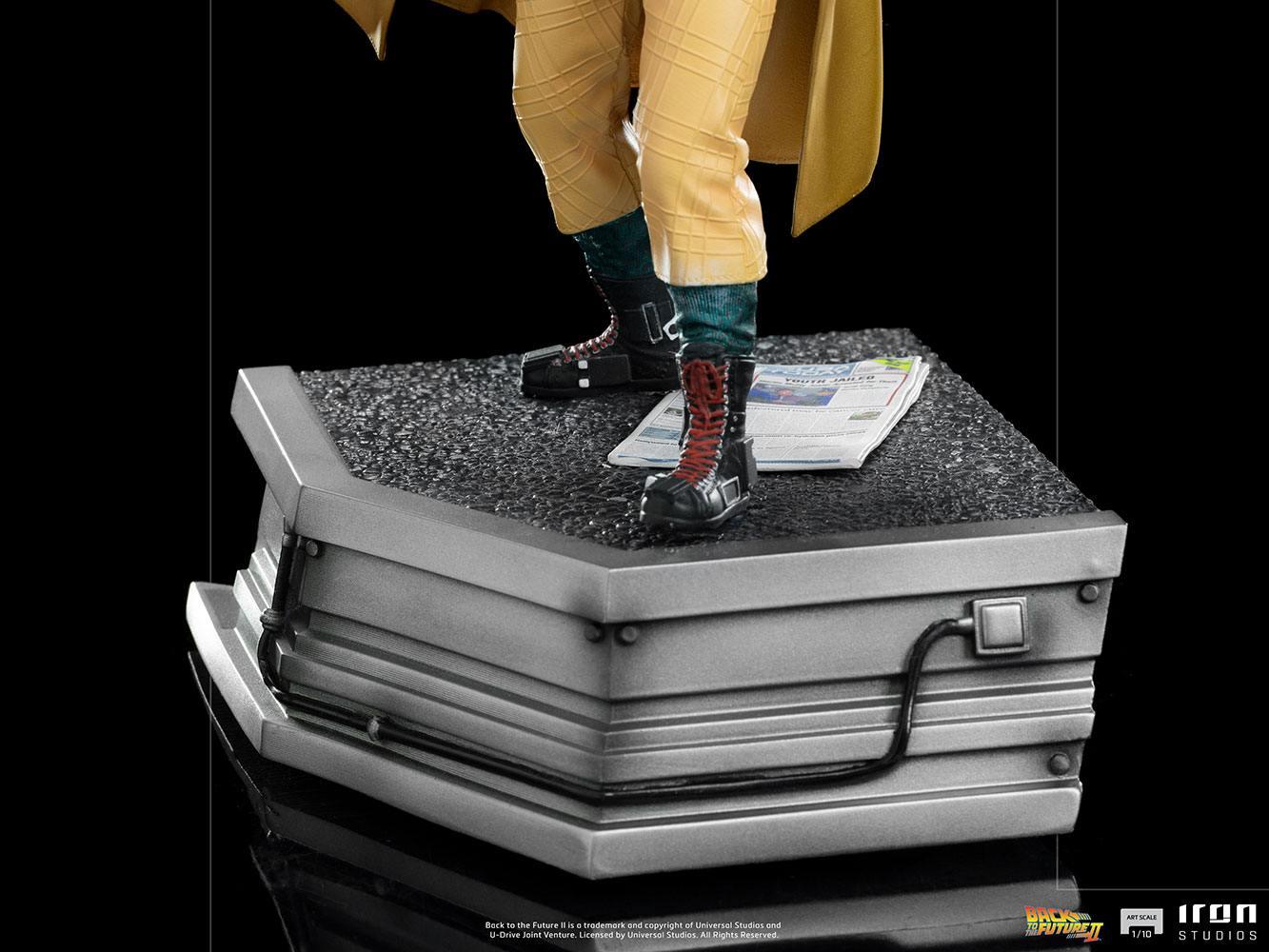 IRO28617 Back to the Future - Doc Brown 1:10 Scale Statue - Iron Studios - Titan Pop Culture