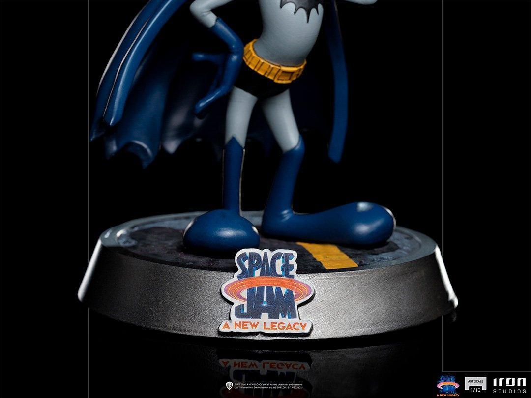 IRO29201 Space Jam 2: A New Legacy - Bugs Bunny Batman 1:10 Scale Statue - Iron Studios - Titan Pop Culture