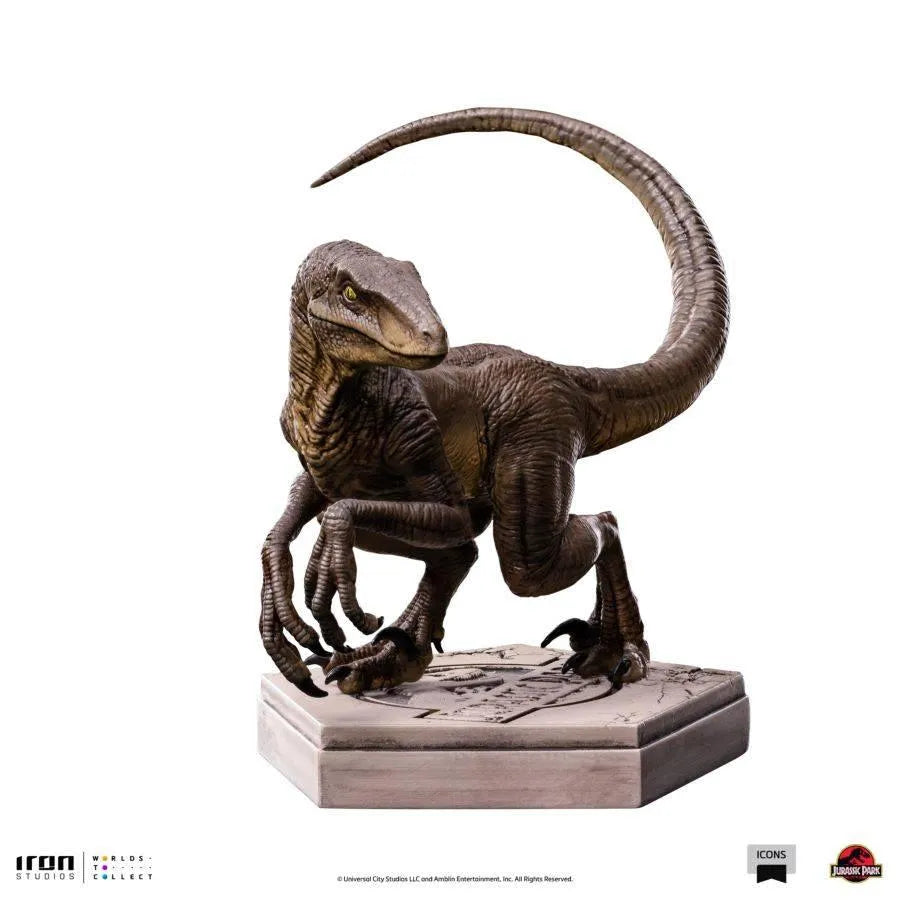 IRO52038 Jurassic Park - Velociraptor C Icons Statue - Iron Studios - Titan Pop Culture