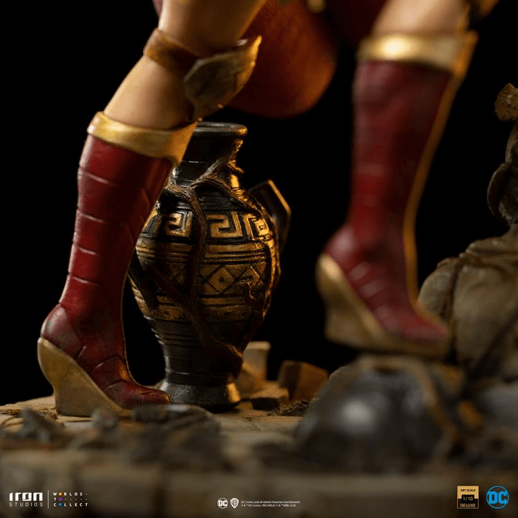 IRO53523 Wonder Woman - Unleashed 1:10 Scale Statue - Iron Studios - Titan Pop Culture