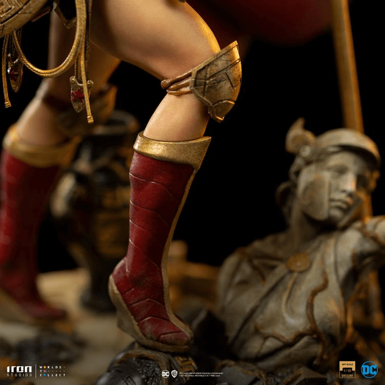 IRO53523 Wonder Woman - Unleashed 1:10 Scale Statue - Iron Studios - Titan Pop Culture