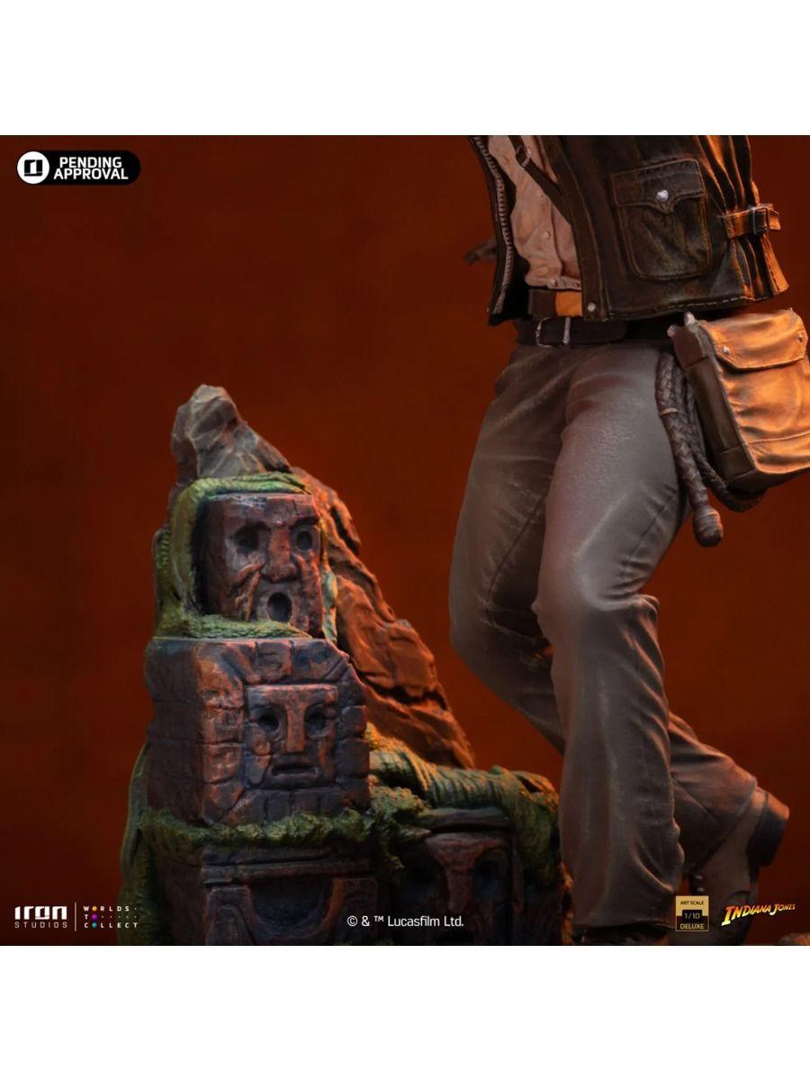 IRO55725 Indiana Jones - Indiana Jones Deluxe 1:10 Scale Statue - Iron Studios - Titan Pop Culture