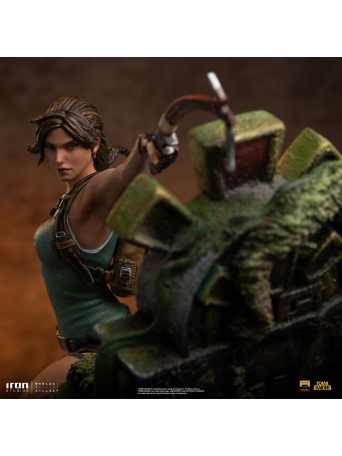 IRO56081 Tomb Raider - Lara Croft Deluxe 1:10 Scale Statue - Iron Studios - Titan Pop Culture