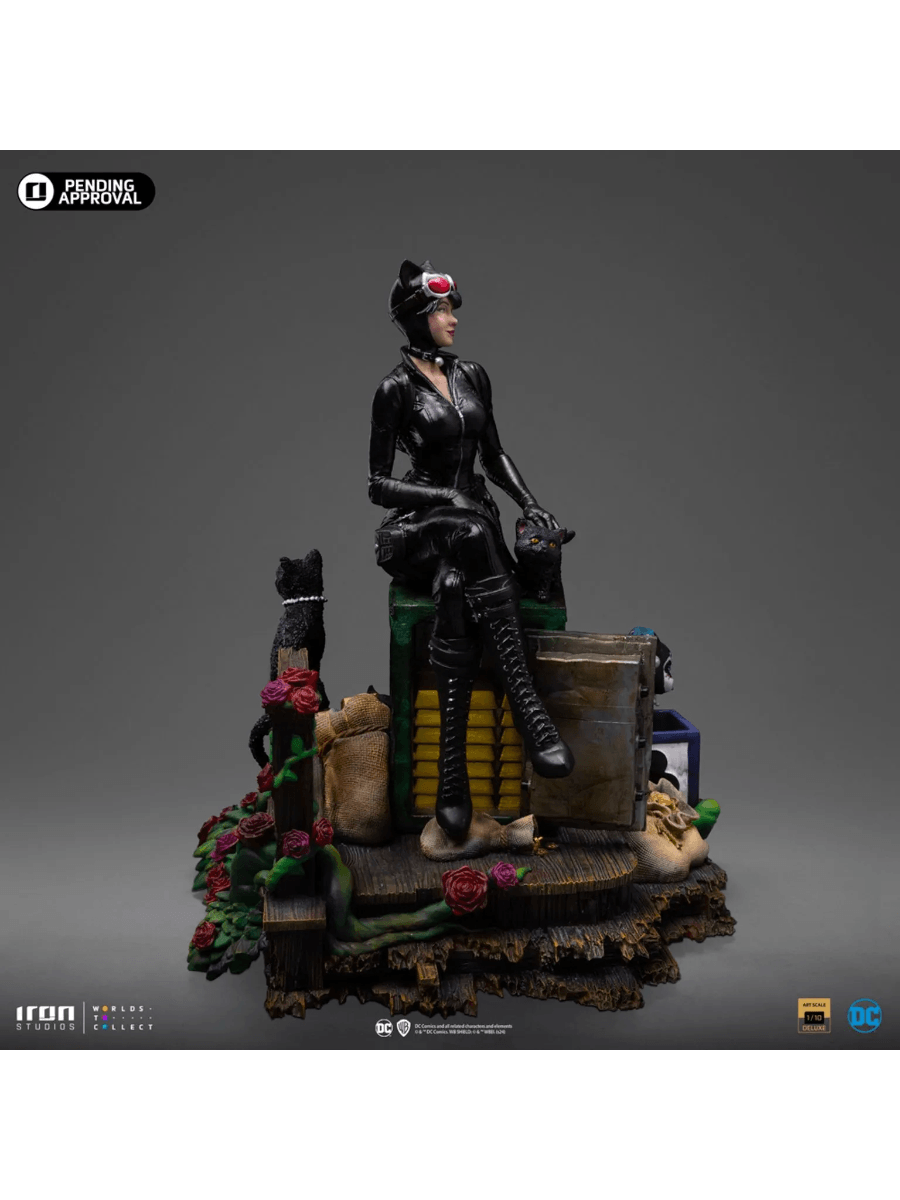 IRO56111 Batman - Catwoman (Gotham City Sirens) Deluxe 1:10 Scale Statue - Iron Studios - Titan Pop Culture