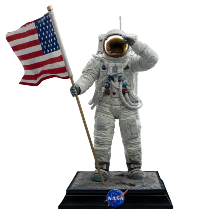 IRO56432 Apollo 11 - Astronaut 1:10 Scale Statue - Iron Studios - Titan Pop Culture