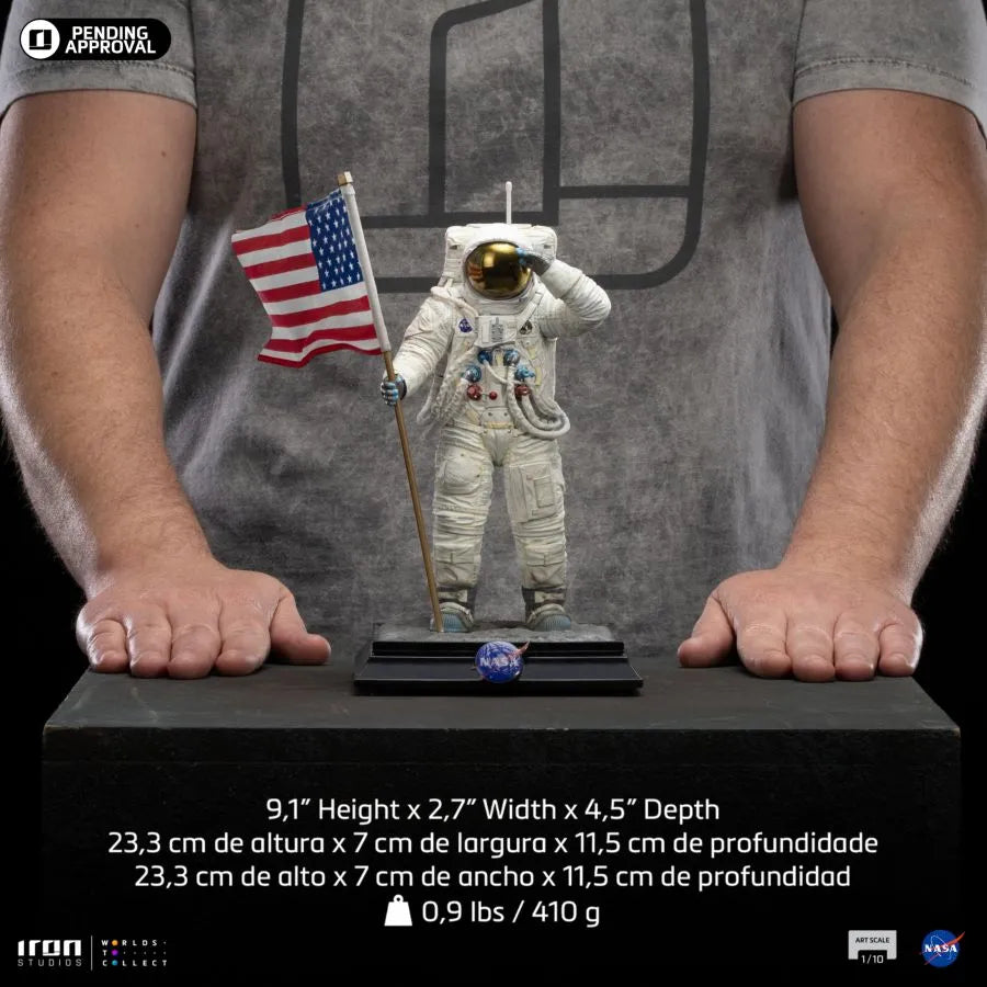 IRO56432 Apollo 11 - Astronaut 1:10 Scale Statue - Iron Studios - Titan Pop Culture