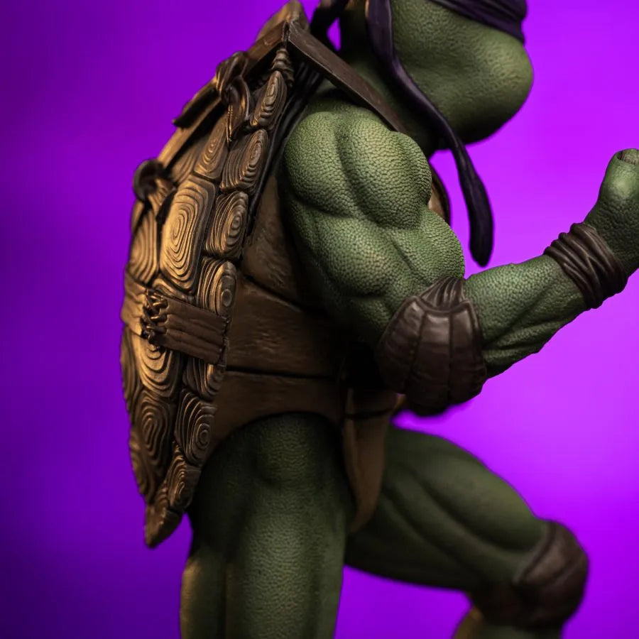 IRO56463 Teenage Mutant Ninja Turtles (1990) - Donatello 1:10 Scale Statue - Iron Studios - Titan Pop Culture