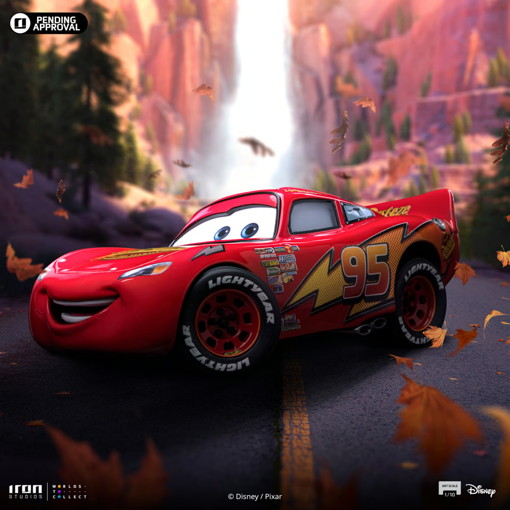 Cars - Lightning McQueen 1:10 Scale Statue