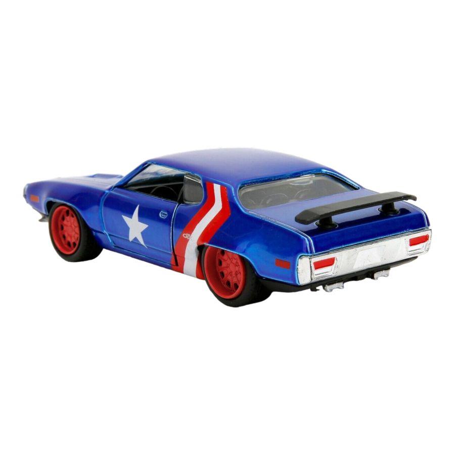 JAD33081 Marvel Comics - 1972 Plymouth GTX with Captain America 1:32 Scale Diecast Figure - Jada Toys - Titan Pop Culture