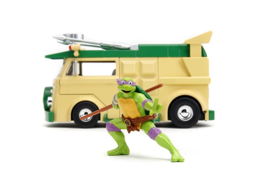 JAD34529 Teenage Mutant Ninja Turtles (TV'87) - HWR Party Wagon w/Donatello 1:24 Scale Vehicle - Jada Toys - Titan Pop Culture