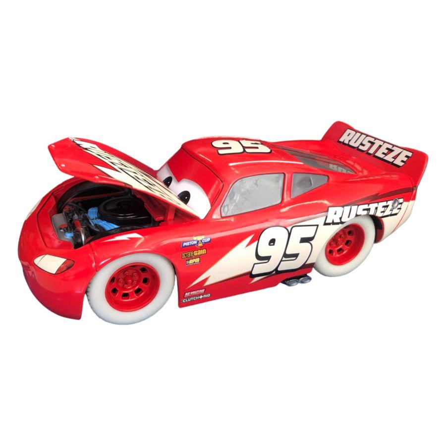 JAD34846 Cars - Lightning McQueen Glow 1:24 Diecast Vehicle - Jada Toys - Titan Pop Culture