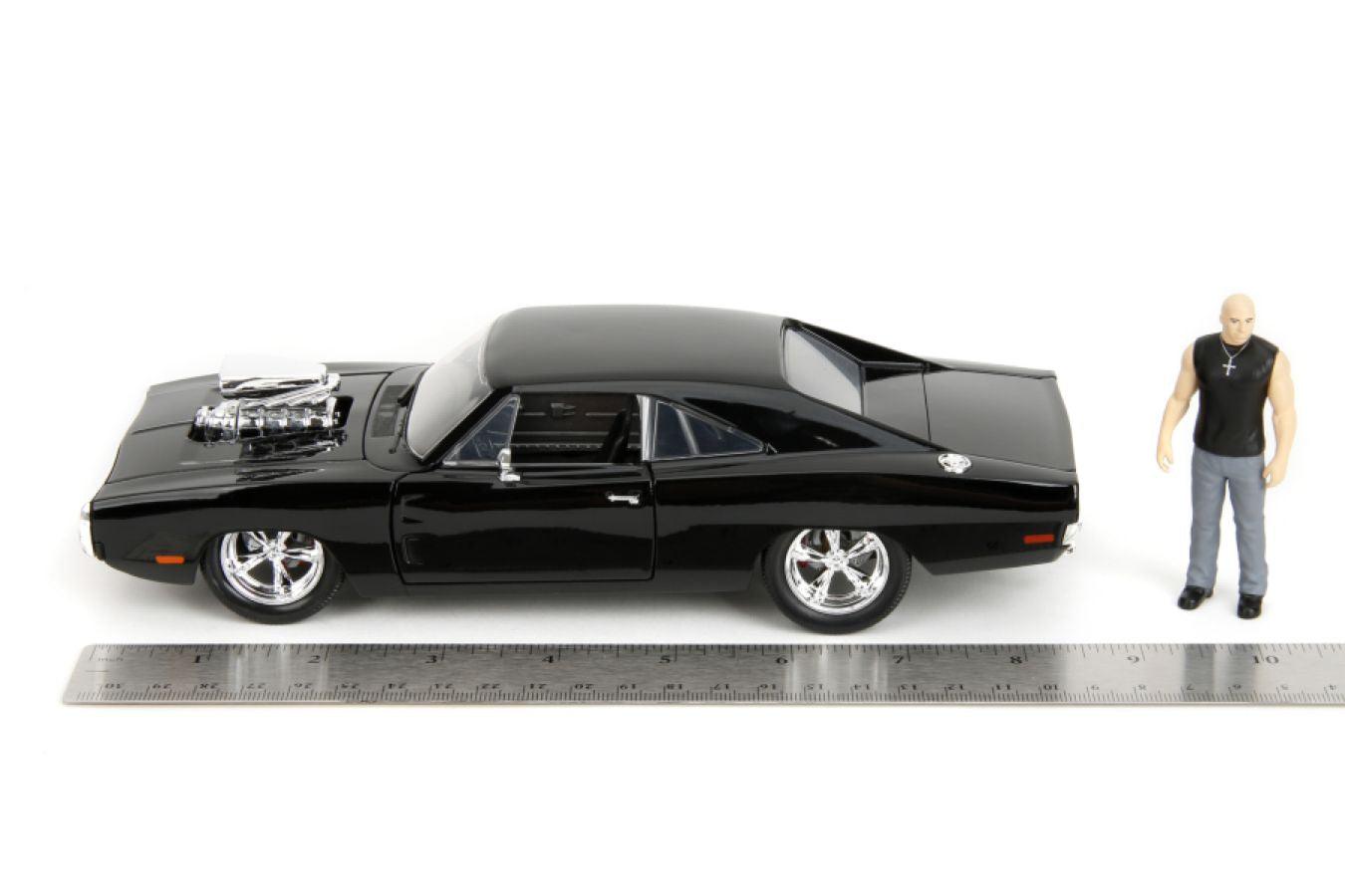 JAD35907 Hollywood Rides - 1970 Dodge Charger w/Dom Toretto 1:24 Diecast Set - Jada Toys - Titan Pop Culture