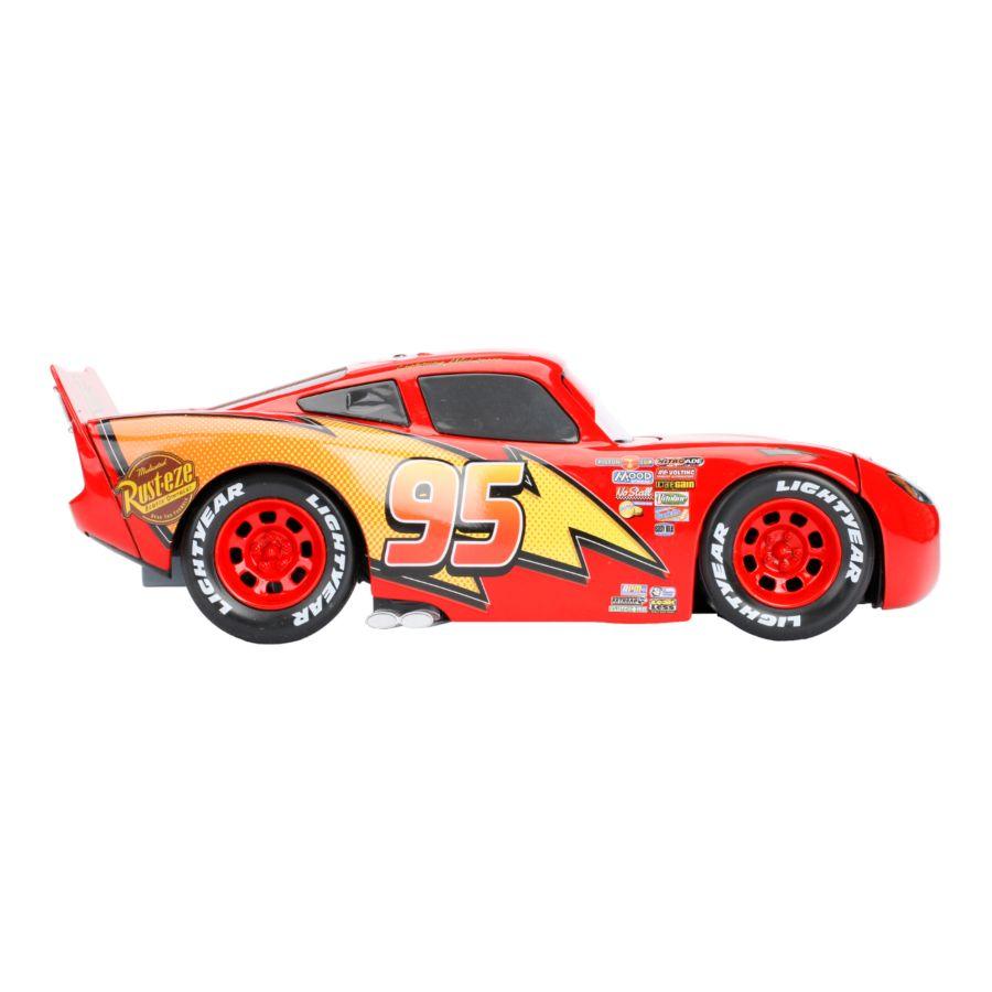 JAD98099 Cars - Lightning McQueen without Tire Rack 1:24 Scale - Jada Toys - Titan Pop Culture