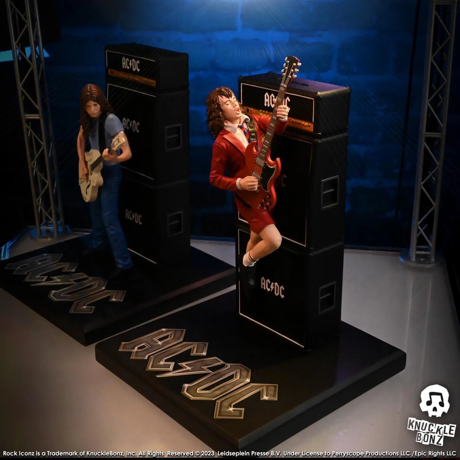 KNUACDC200 AC/DC - Angus & Malcolm Young Rock Iconz 1:9 Scale Statue (Set of 2) - KnuckleBonz - Titan Pop Culture