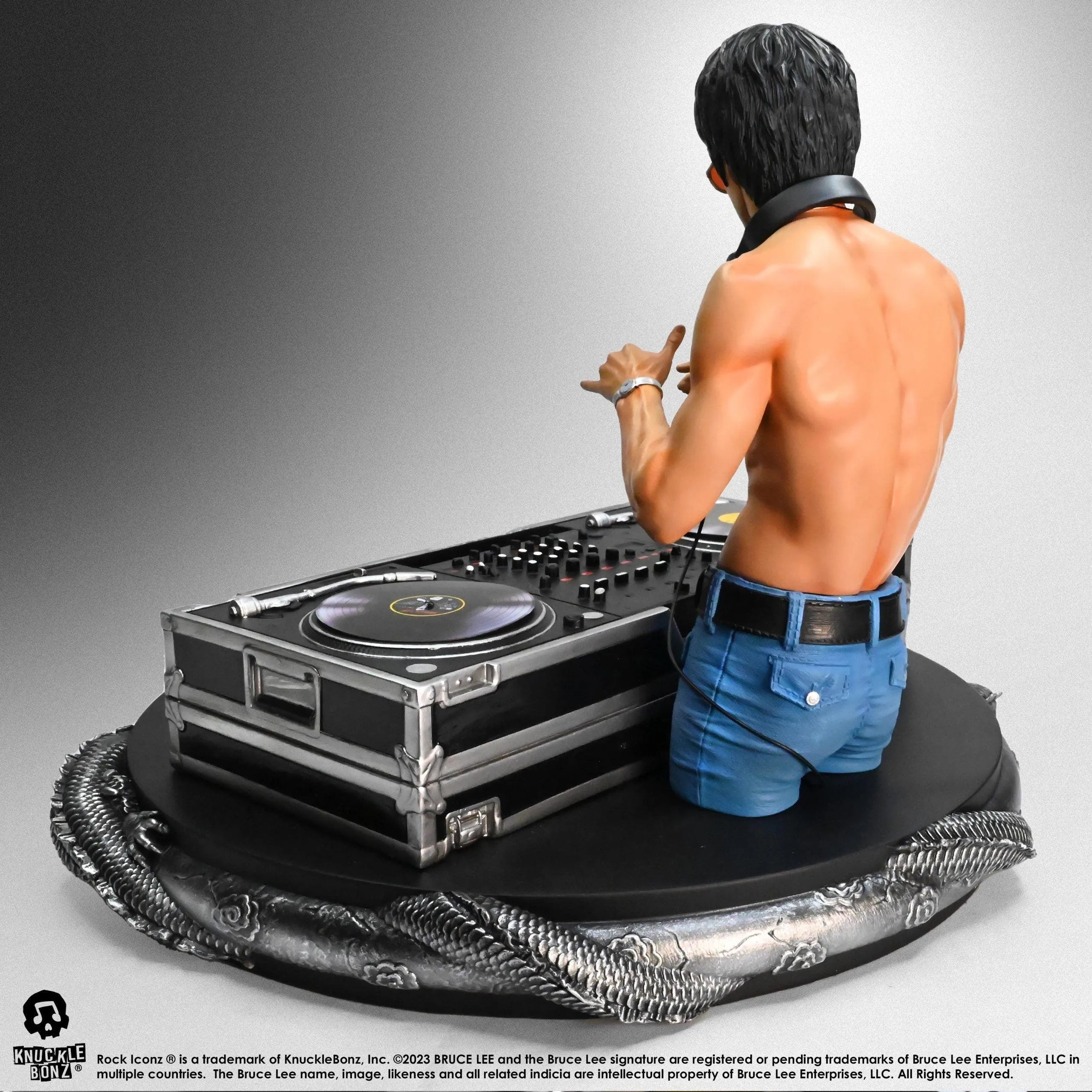 KNUBRUCELEE100 Bruce Lee - DJ Dragon Rock Iconz Statue - KnuckleBonz - Titan Pop Culture