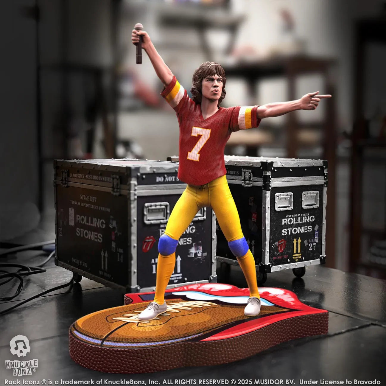 KNURSMJ81BG100 Rolling Stones - Mick Jagger Tour '81 (Burgundy Jersey) Statue - KnuckleBonz - Titan Pop Culture