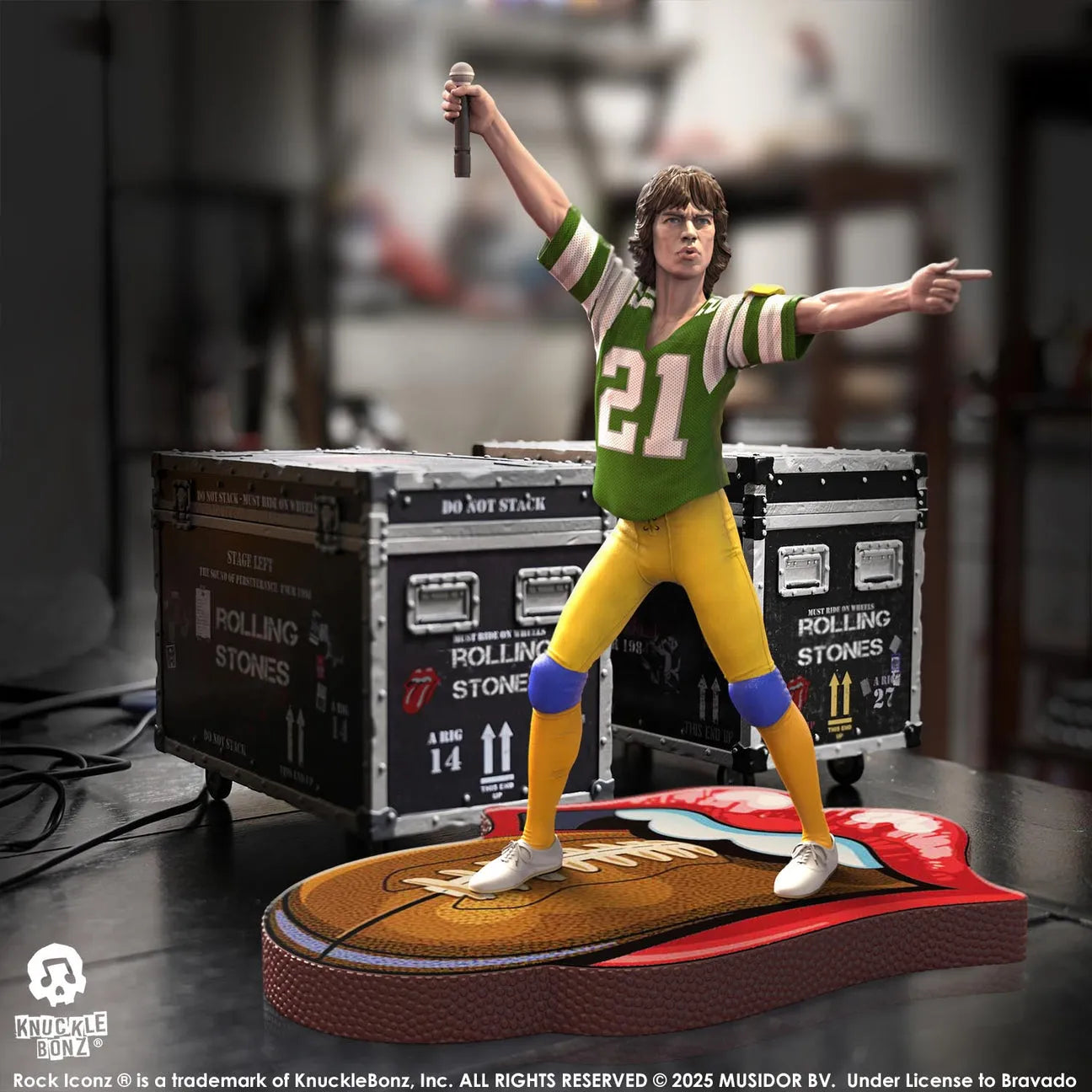 KNURSMJ81GR100 Rolling Stones - Mick Jagger Tour '81 (Green Jersey) Statue - KnuckleBonz - Titan Pop Culture