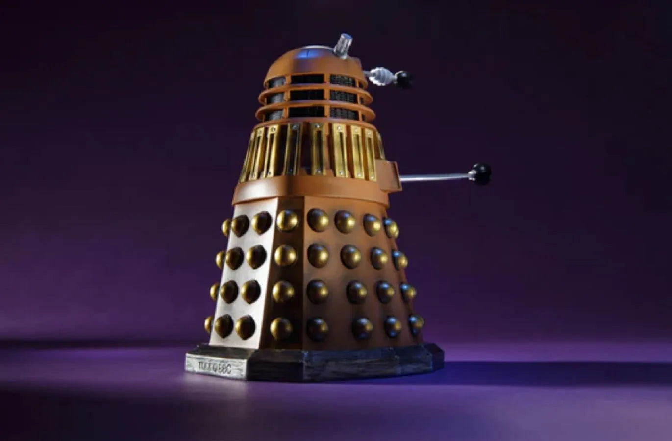 MASDRWHO-31 Doctor Who - The Bronze Dalek - Master Replicas - Titan Pop Culture