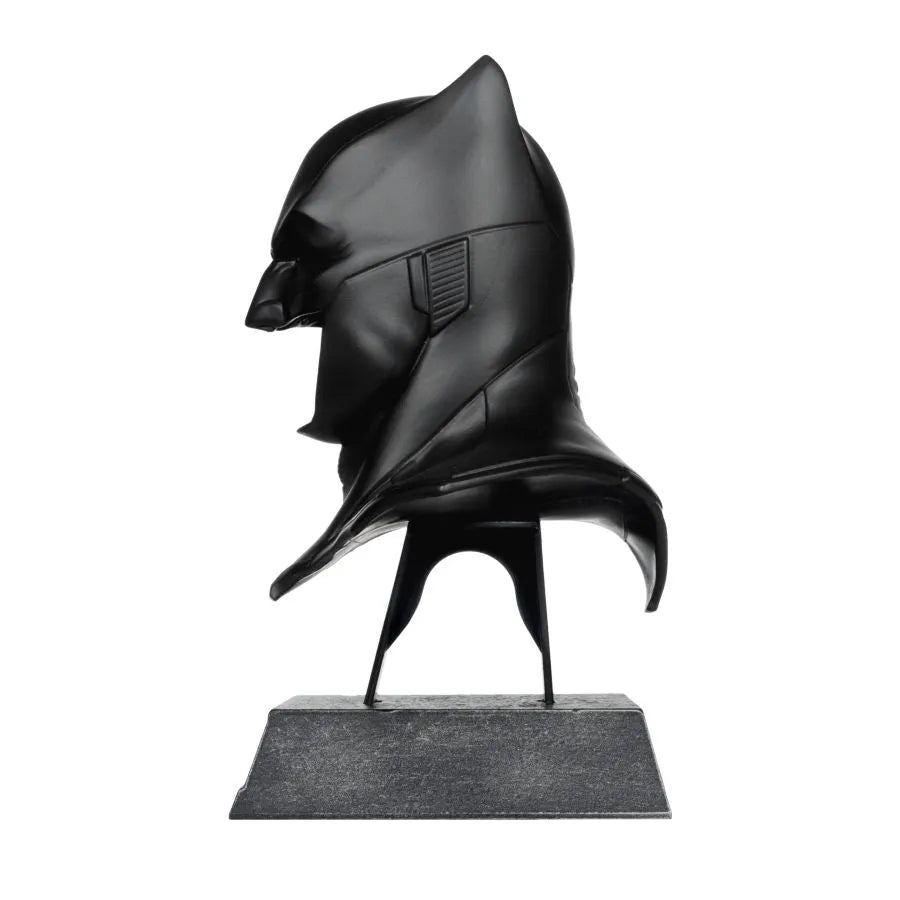 MCF17927 DC Comics - Batman (Justice League) Cowl 1:3 Scale Prop Replica - McFarlane Toys - Titan Pop Culture