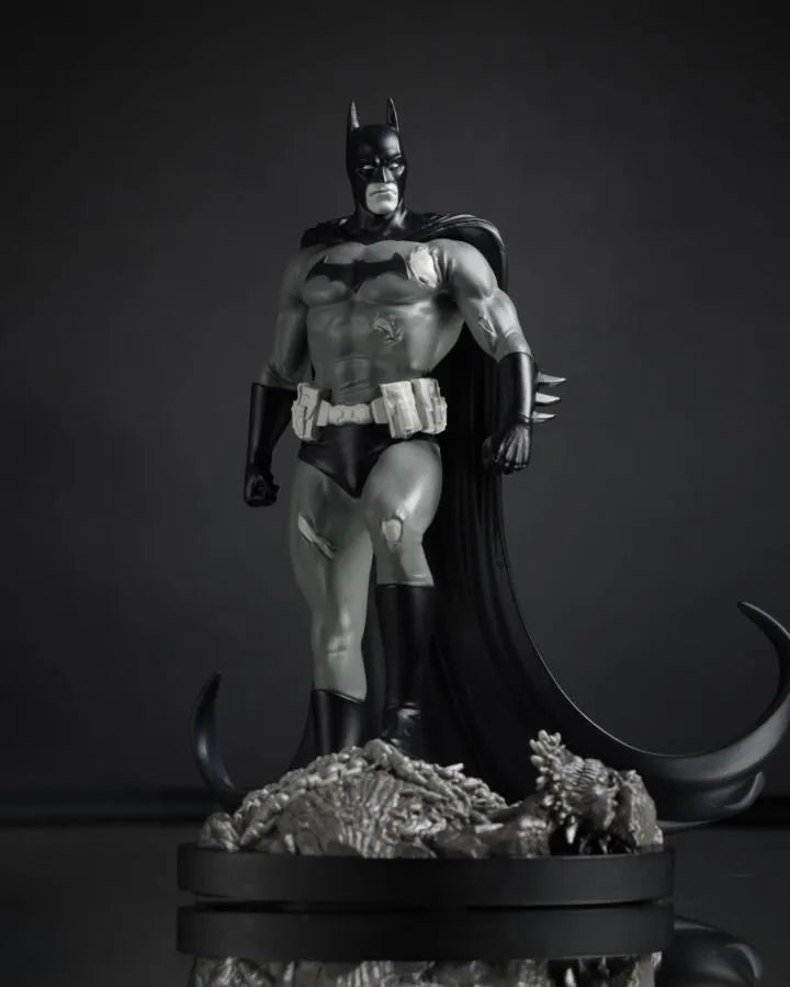 MCF30226 Batman Black & White - Batman by Bjorn Barends Resin Statue - McFarlane Toys - Titan Pop Culture