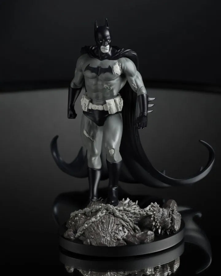 MCF30226 Batman Black & White - Batman by Bjorn Barends Resin Statue - McFarlane Toys - Titan Pop Culture